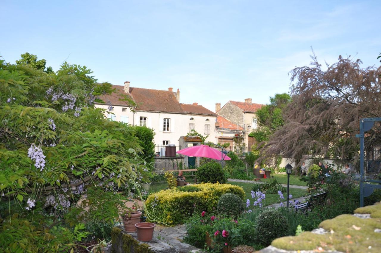 La Maison Du Prince De Conde Charroux-dʼAllier Kültér fotó