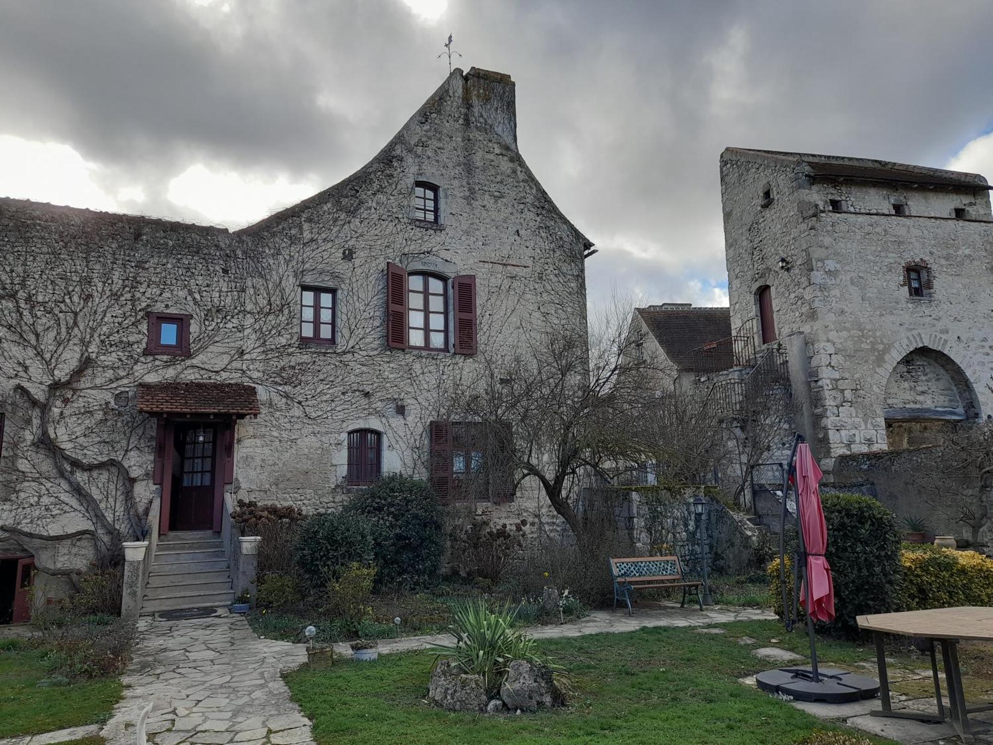 La Maison Du Prince De Conde Charroux-dʼAllier Kültér fotó